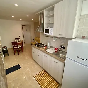 https://casa-lucia-naples.hotels-amalfi.com