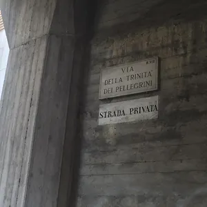לינה וארוחת בוקר Regola, רומא